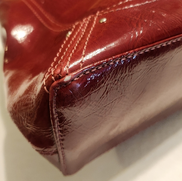 Vintage Textured Deep Red Vegan Patent Leather Liz Claiborne Tote - Picture 13 of 17